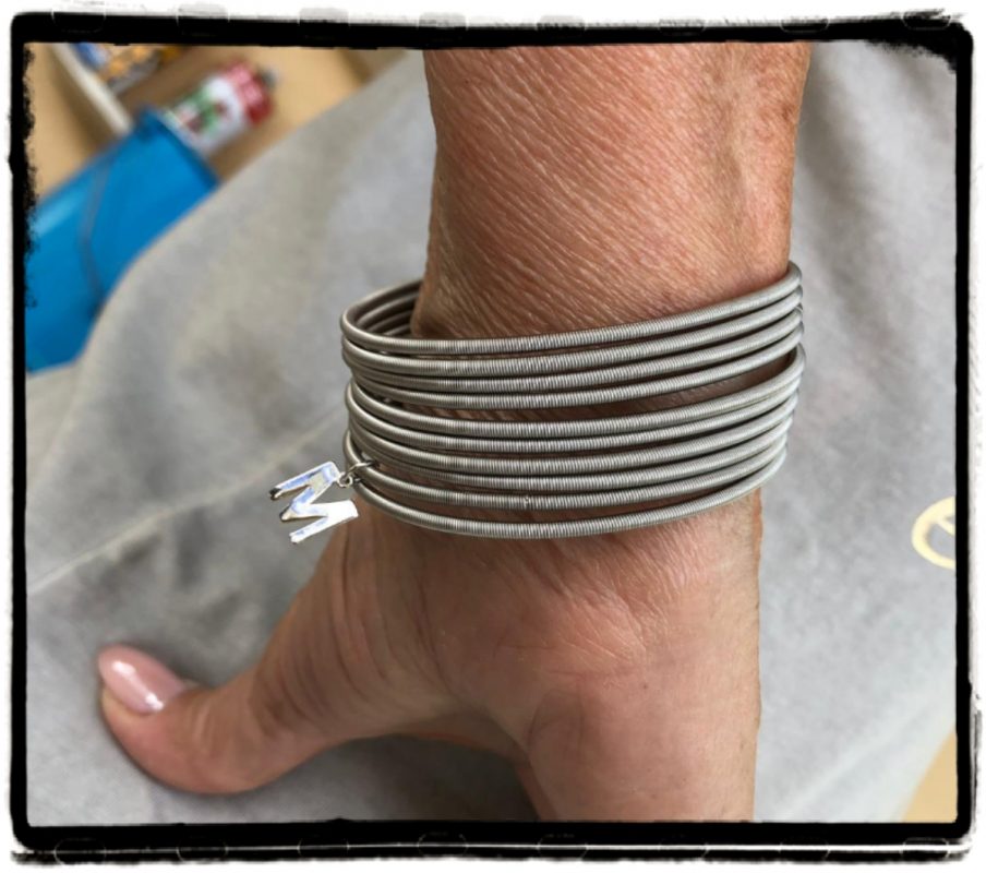 סט אוריאן- 10 צמידי קפיץ עובי 2 מ"מ